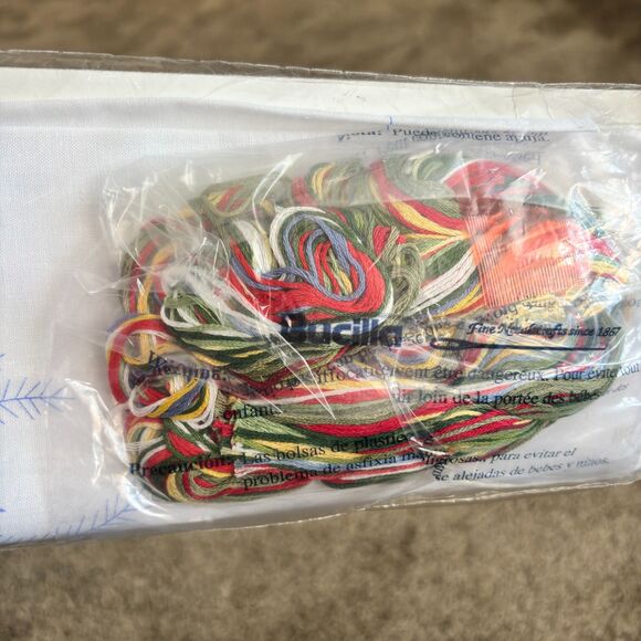 BUCILLA Vintage Stamped Embroidery Victorian Poinsettia Table Runner 13.5"x 44" - Picture 6 of 6